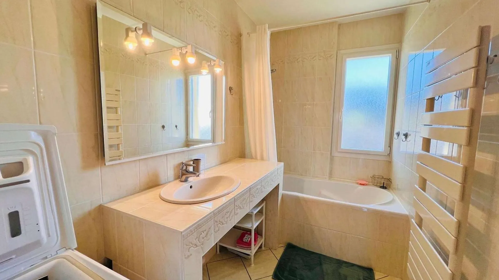 Quiberon - Appartement 3 Pieces - 56M² - Proche Centre - Garage - Loggia - Sans Animaux - Fr-1-478-99 0*,  França